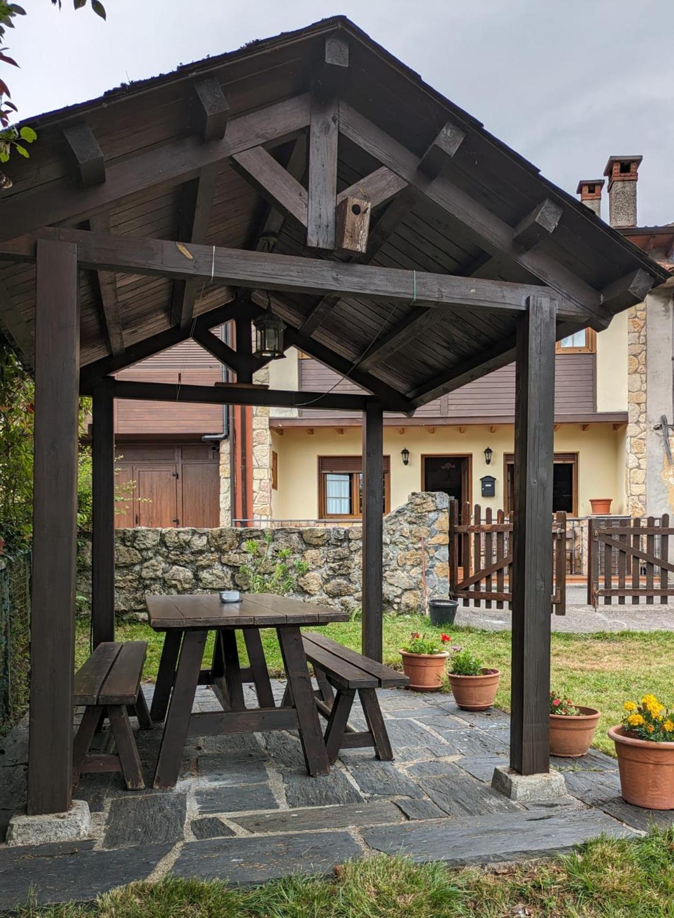 因菲耶斯托Casa Luisa Biedes, Pilona别墅 外观 照片